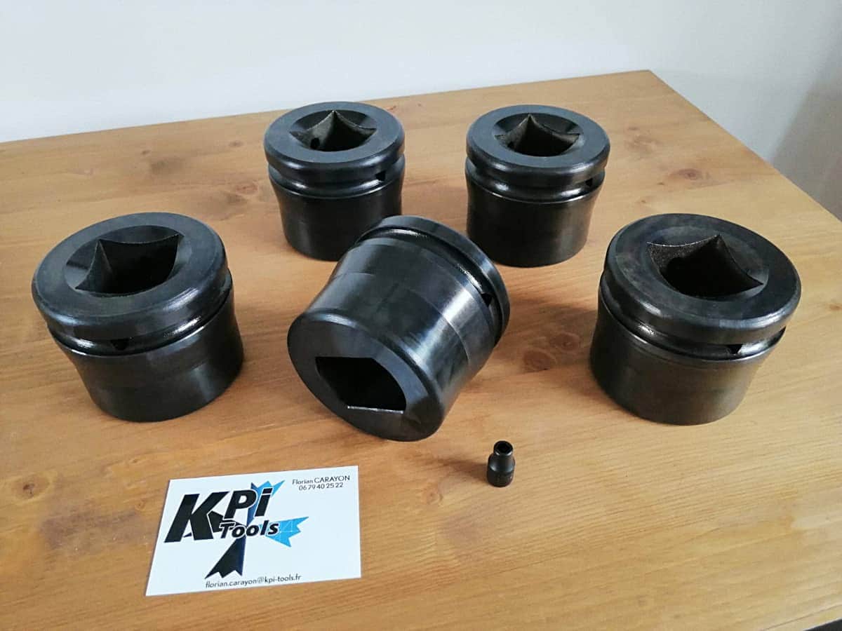 Douille spéciale de serrage/desserrage forte capacité (7000Nm) pour assemblage d’écrou/d’axes filetés plats - taille 31 et 41mm sur plat - carré 1-1/2″ - Trempée, brunie