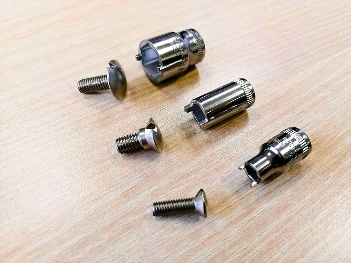 Douille sur mesure à ergots/créneaux pour vis inviolables – vis M4 – M5 – M6 tête bombée